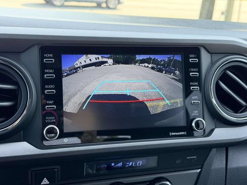 Certified 2023 Toyota Tacoma TRD Off-Road w/ Technology Package AWD/4WD image 4