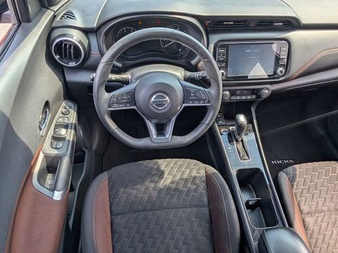 Used 2021 Nissan Kicks SR image 13