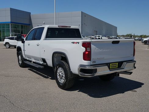Used 2025 Chevrolet Silverado 2500 LT w/ Convenience Package AWD/4WD image 8