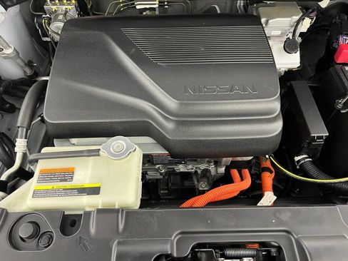 Used 2023 Nissan Leaf S image 32