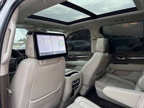 Used 2021 GMC Yukon Denali w/ Denali Premium Package image 17