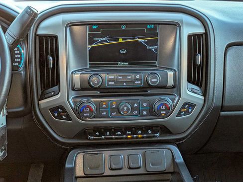 Used 2017 GMC Sierra 2500 Denali w/ Suspension Package, Off-Road AWD/4WD image 21