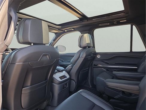 New 2026 Lincoln Navigator L Reserve w/ Jet Appearance Package image 10