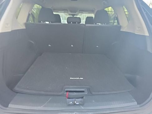 Certified 2023 Nissan Rogue SV image 12