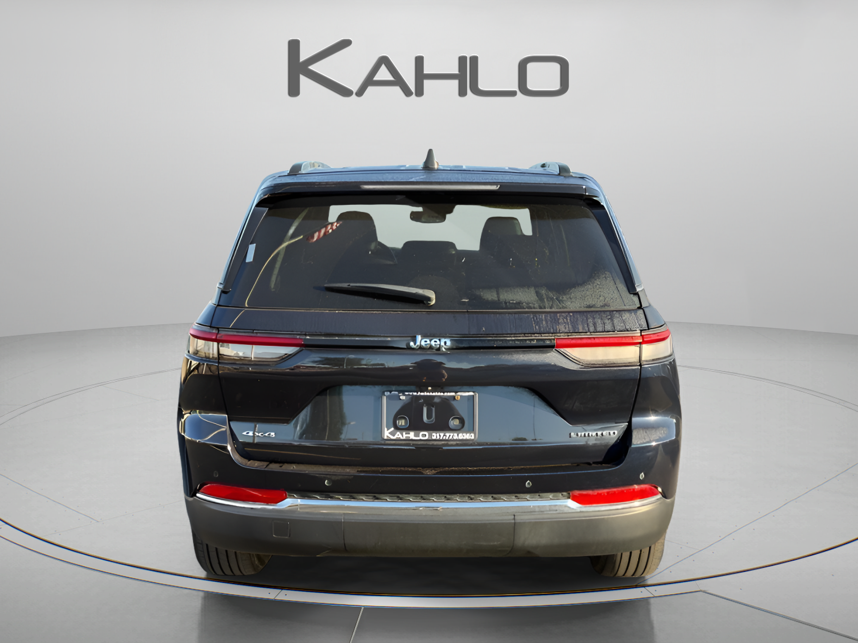 Used 2023 Jeep Grand Cherokee Limited AWD/4WD image 3