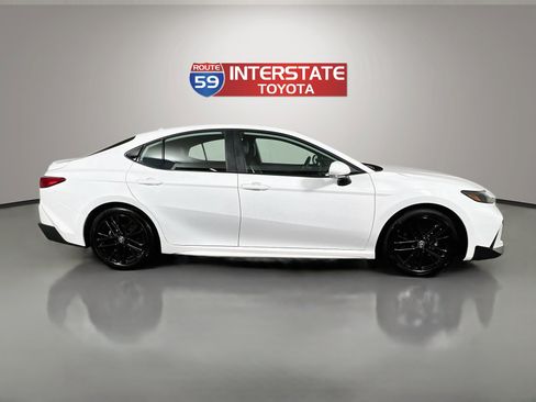 Used 2026 Toyota Camry SE w/ Convenience Package FWD image 8