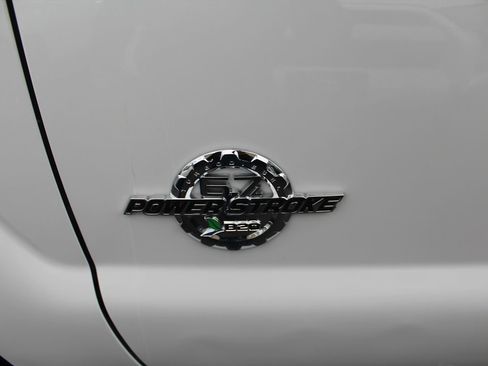 Used 2014 Ford F250 Lariat w/ Lariat Interior Package image 13