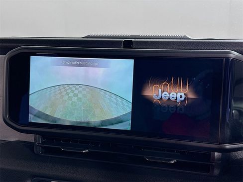 Used 2025 Jeep Wrangler Unlimited Sport image 23