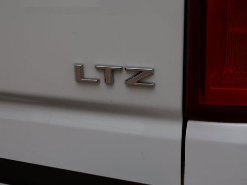 Certified 2024 Chevrolet Silverado 1500 LTZ AWD/4WD image 19