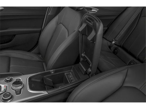 Used 2025 Alfa Romeo Giulia RWD image 15