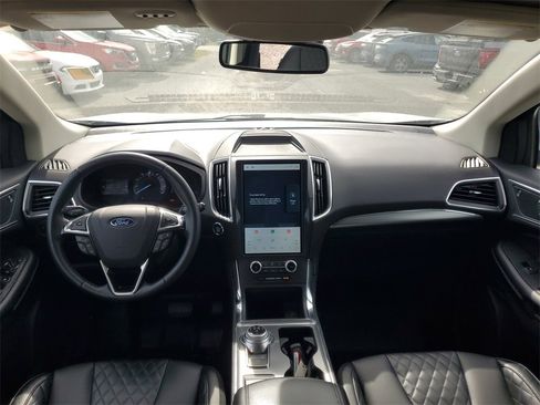 Used 2024 Ford Edge Titanium image 27