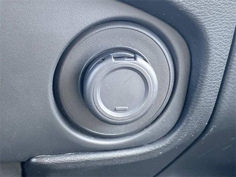 Used 2023 Nissan Frontier SV w/ Midnight Edition Package image 29