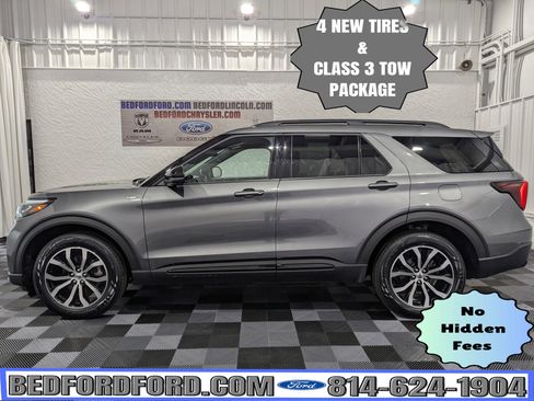Used 2025 Ford Explorer ST-Line image 1
