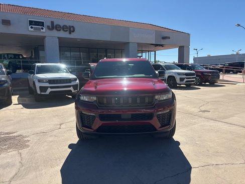 New 2026 Jeep Grand Cherokee Limited w/ Limited Altitude Package AWD/4WD image 2