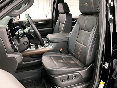 Used 2024 Chevrolet Silverado 1500 High Country w/ High Country Premium Package image 21