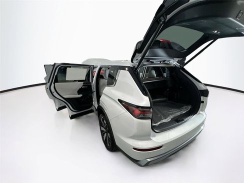 New 2026 Mitsubishi Outlander SE FWD image 38