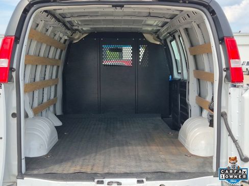 Used 2025 Chevrolet Express 2500 w/ Driver Convenience Package RWD image 22