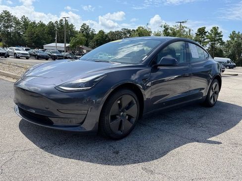 Used 2023 Tesla Model 3 Standard Range RWD image 3