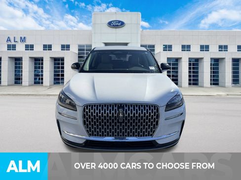 Used 2024 Lincoln Corsair Premiere image 3