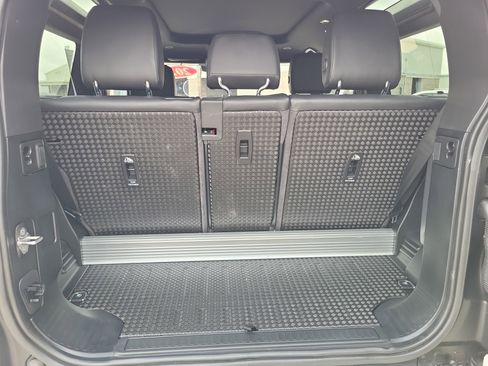 Used 2021 Land Rover Defender 90 S image 12