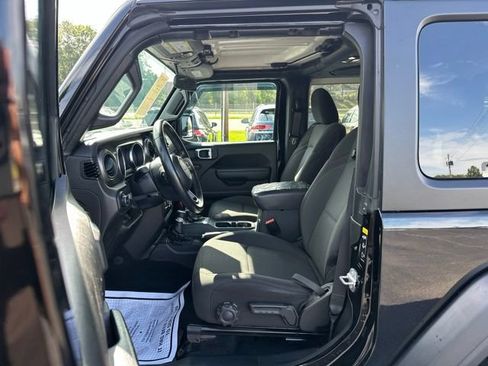 Used 2022 Jeep Wrangler Sport AWD/4WD image 9