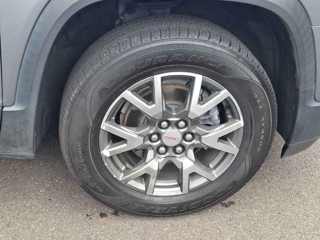 Used 2022 GMC Acadia SLE w/ Driver Convenience Package FWD image 11