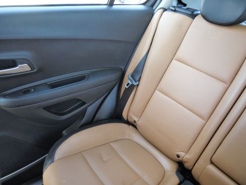 Used 2017 Chevrolet Trax Premier w/ Driver Confidence II Package image 12