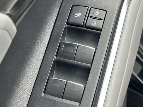 Used 2022 Toyota Highlander Platinum AWD/4WD image 32