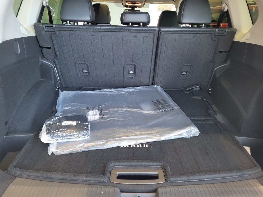 New 2026 Nissan Rogue Platinum AWD/4WD image 31