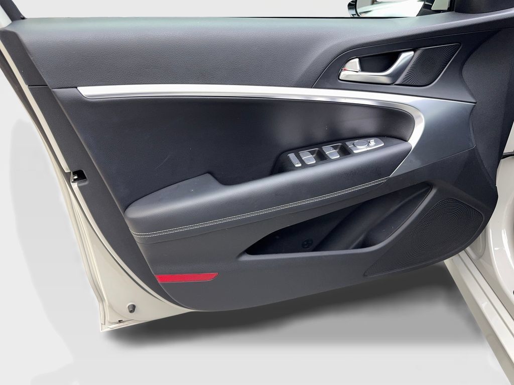 Used 2026 Genesis G70 2.5T RWD image 27