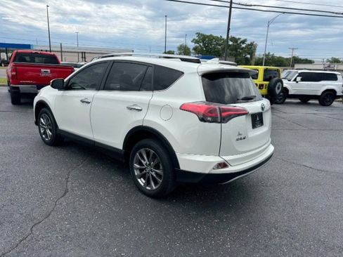 Used 2018 Toyota RAV4 Limited FWD image 5