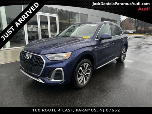 Used 2023 Audi Q5 2.0T Premium w/ Convenience Package image 1