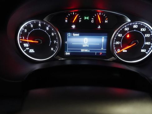 Used 2024 GMC Terrain SLE AWD/4WD image 33