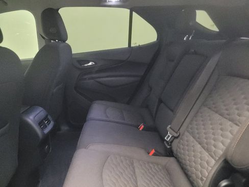 Used 2018 Chevrolet Equinox LT FWD image 18