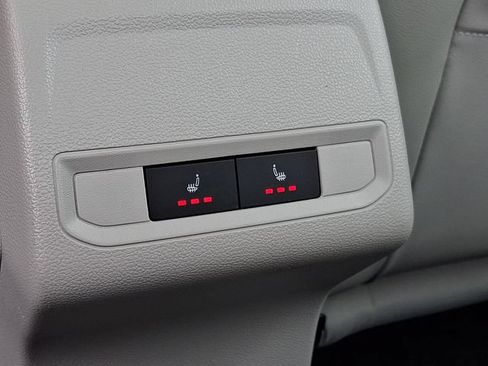 Used 2020 Volkswagen Jetta SE w/ SE Cold Weather Package FWD image 11