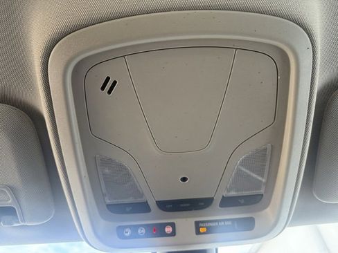 Used 2018 Chevrolet Impala LT image 29