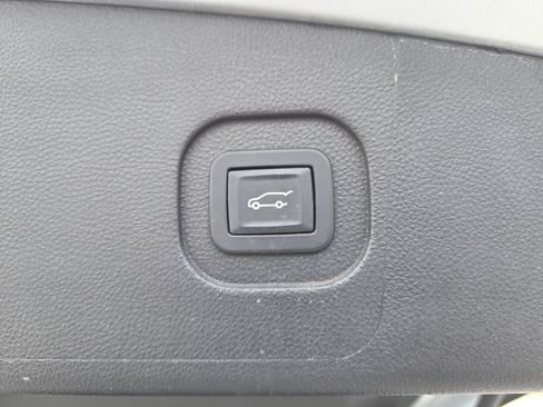 Used 2017 GMC Terrain SLT w/ Open Road Package image 20