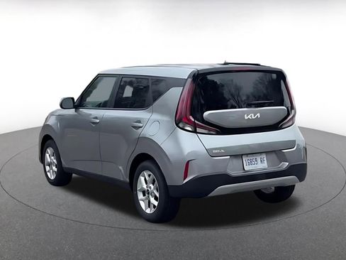 Used 2025 Kia Soul LX w/ LX Technology Package image 11