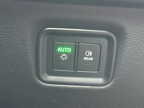 Used 2024 Porsche Cayenne image 42