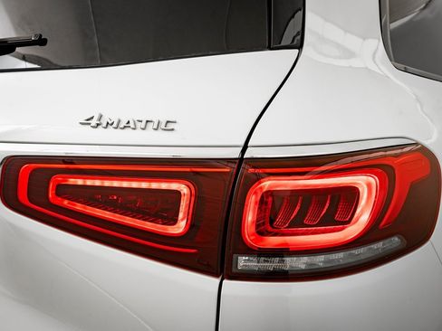 Used 2022 Mercedes-Benz GLS 450 4MATIC image 17