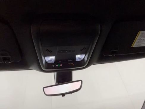 Used 2022 Buick Enclave Essence w/ Sport Touring Edition FWD image 35