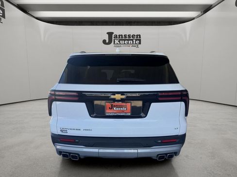 Used 2024 Chevrolet Traverse LT AWD/4WD image 2