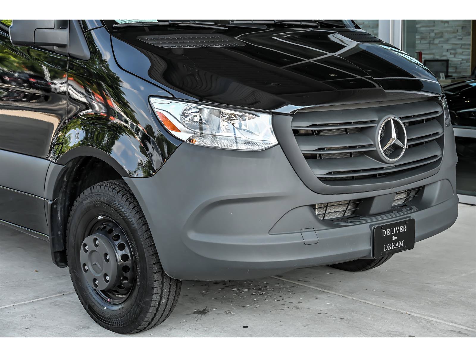 Used 2025 Mercedes-Benz Sprinter 3500 image 2