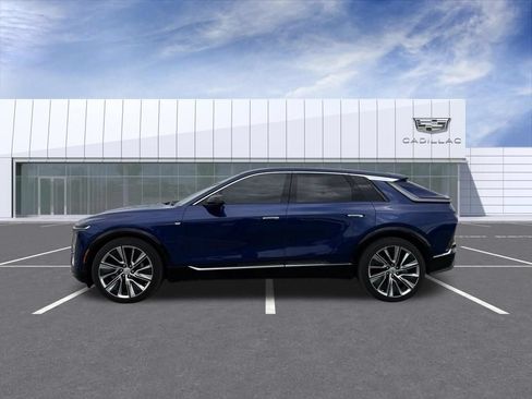 Certified 2024 Cadillac Lyriq Luxury w/ Nappa Leather Package AWD/4WD image 5