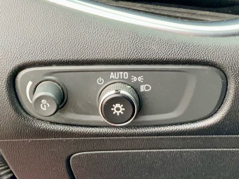 Used 2017 Chevrolet Malibu LT image 47