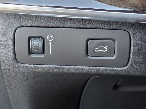 Used 2019 Volvo XC90 T6 Momentum w/ Advanced Package image 31