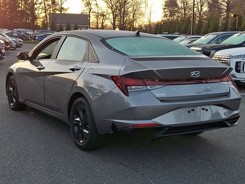Used 2023 Hyundai Elantra SEL image 4