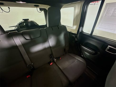 Used 2020 Jeep Wrangler Unlimited Sport S image 14