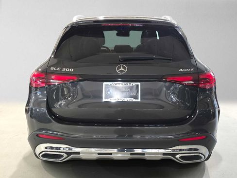 Used 2024 Mercedes-Benz GLC 300 4MATIC image 4