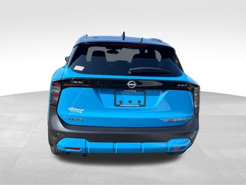Used 2025 Nissan Kicks SR AWD/4WD image 4